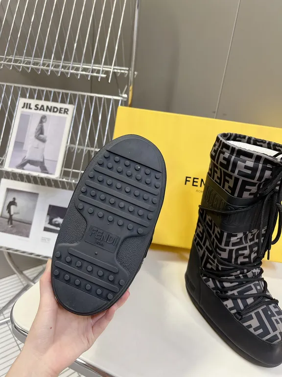 Fendi Shoe 